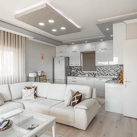Spacious 2 Bedroom House With A View In Konacik Appartement *