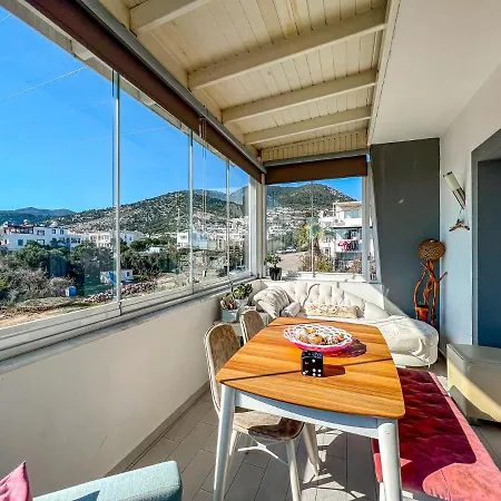 Spacious 2 Bedroom House With A View In Konacik *