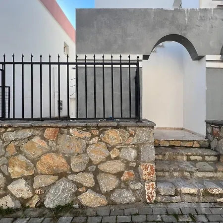 Spacious 2 Bedroom House With A View In Konacik *