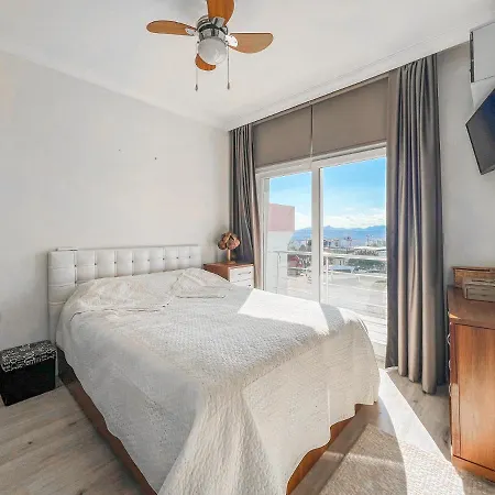 Spacious 2 Bedroom House With A View In Konacik