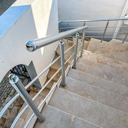 Spacious 2 Bedroom House With A View In Konacik Appartement *