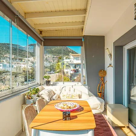 Spacious 2 Bedroom House With A View In Konacik