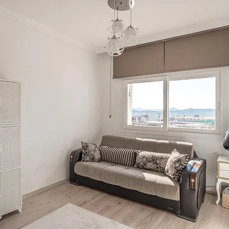 Spacious 2 Bedroom House With A View In Konacik Appartement