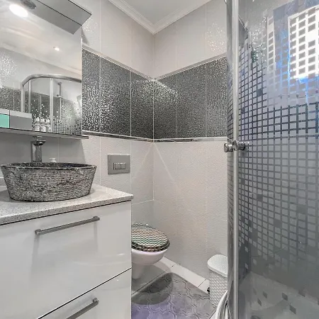 Spacious 2 Bedroom House With A View In Konacik